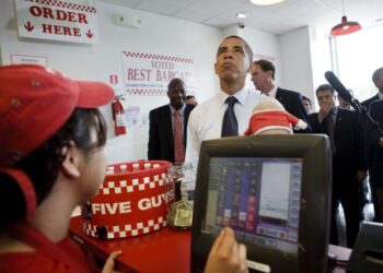 La hamburguesería favorita de Obama llega a Puerto Banús