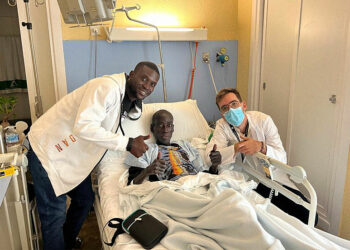 Rafael Bravo, cardiólogo del Costa del Sol, premiado por cumplir la última voluntad de Ablaye