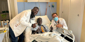 Rafael Bravo, cardiólogo del Costa del Sol, premiado por cumplir la última voluntad de Ablaye