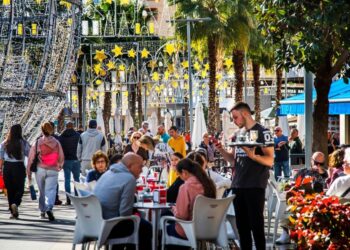 Torremolinos autoriza la ampliación de horarios de la hostelería durante Navidad