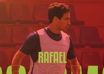 El futbolista Rafa Salama se une a la plantilla de jugadores del CD Estepona