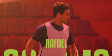 El futbolista Rafa Salama se une a la plantilla de jugadores del CD Estepona