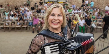 María Jesús y su acordeón, La Trail de Manilva o arte: Los planes para este fin de semana