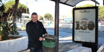 Mijas cuenta con nuevas papeleras en las paradas de autobús situadas en la A7