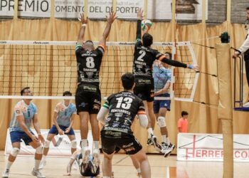 El Costa del Voley vuelve a la senda de la victoria