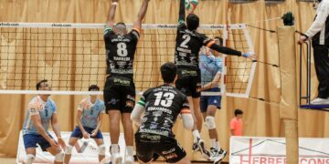 El Costa del Voley vuelve a la senda de la victoria