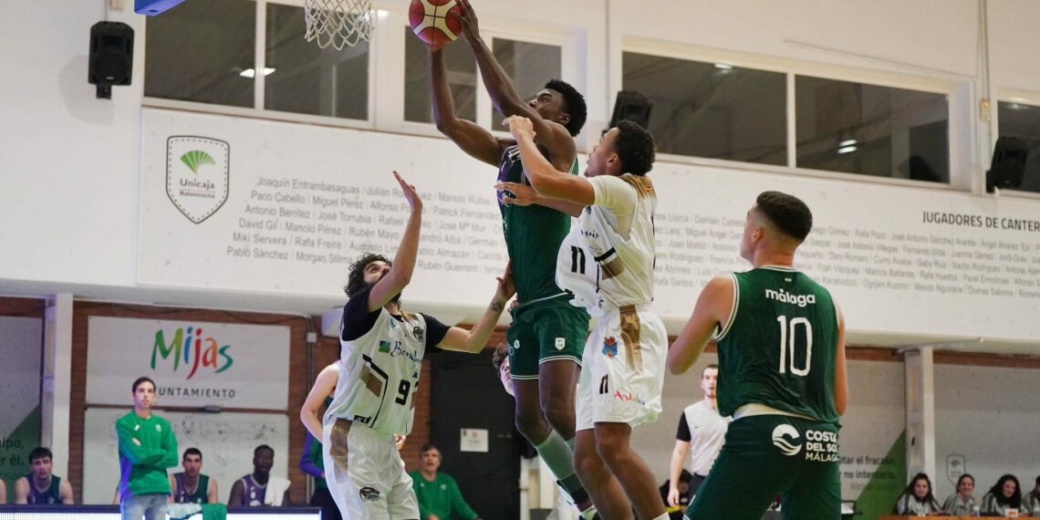 El CB Benahavís da la cara ante un fuerte Unicaja Andalucía