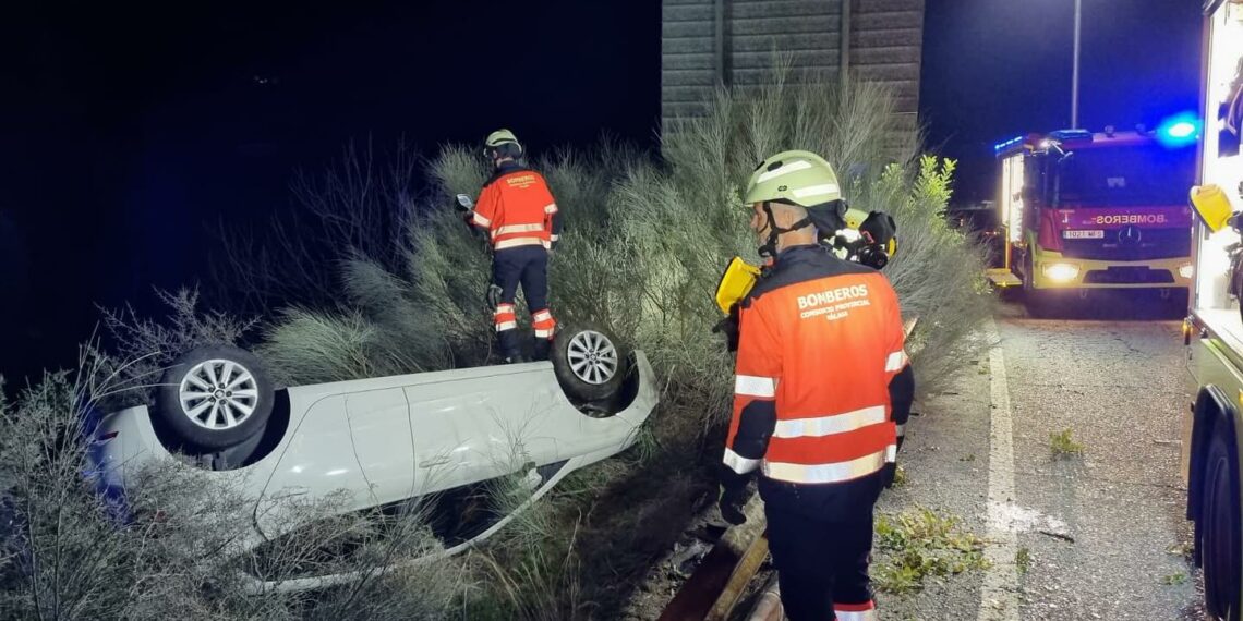 Una mujer herida en un accidente de tráfico en Coín