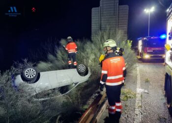 Una mujer herida en un accidente de tráfico en Coín