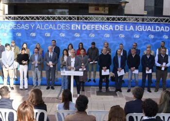 Los 48 alcaldes del PP de Málaga manifiestan su rechazo «ante las cesiones de Sánchez al independentismo»