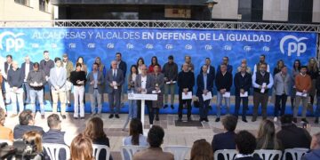 Los 48 alcaldes del PP de Málaga manifiestan su rechazo «ante las cesiones de Sánchez al independentismo»
