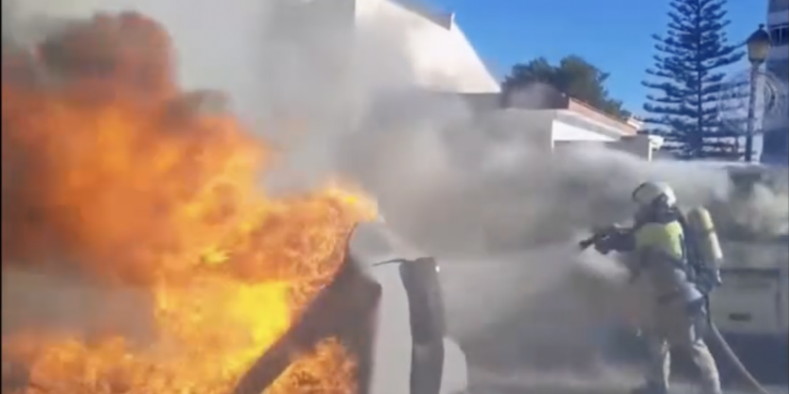 Ascuas mal apagadas: Principal causa de los incendios de contenedores en Mijas