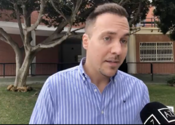 Un profesor de Estepona convierte el aula en plató para mostrar la realidad socioeconómica de Europa