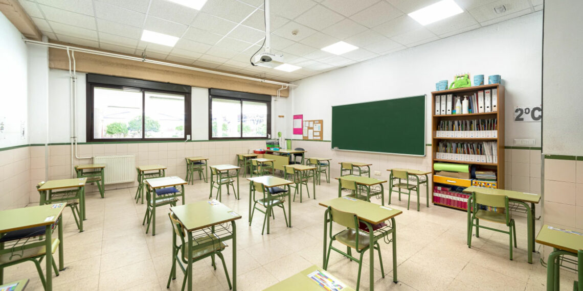 Despedido un profesor de un colegio concertado tras presuntos tocamientos a alumnos