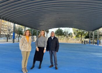 Renovada la pista deportiva del colegio Santa Amalia