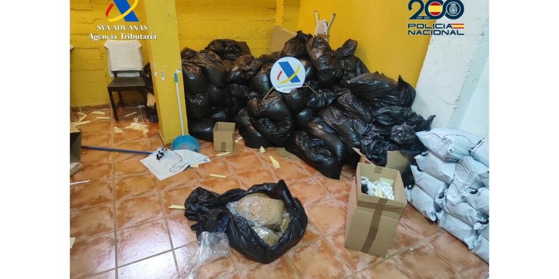 Desmantelan una empresa de paquetería de Benalmádena dedicada al contrabando de tabaco y medicamentos