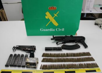 La Guardia Civil encuentra dos armas de guerra escondidas en un zulo ubicado en Monda