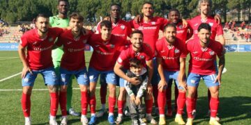 Al CD Estepona se le escapan dos puntos en el último suspiro frente al Betis Deportivo