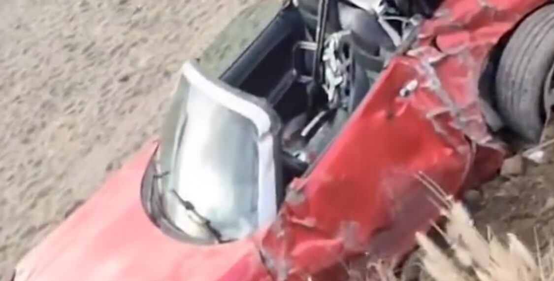 Rescatan a una mujer herida tras caer con su coche por un barranco en Benalmádena