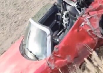 Rescatan a una mujer herida tras caer con su coche por un barranco en Benalmádena