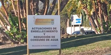 El embellecimiento de rotondas de Benalmádena permitirá un ahorro considerable de agua
