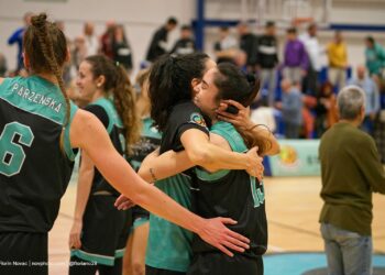 El CAB Estepona no perdona ante su público