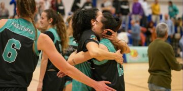 El CAB Estepona no perdona ante su público