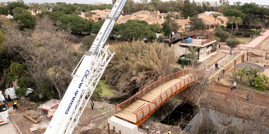 Así es el nuevo puente con el que Estepona ampliará su senda litoral