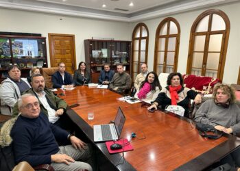 La Mesa de Trabajo de Turismo aborda el desarrollo de la Senda Litoral como nuevo reclamo en la costa de Benalmádena