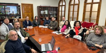 La Mesa de Trabajo de Turismo aborda el desarrollo de la Senda Litoral como nuevo reclamo en la costa de Benalmádena