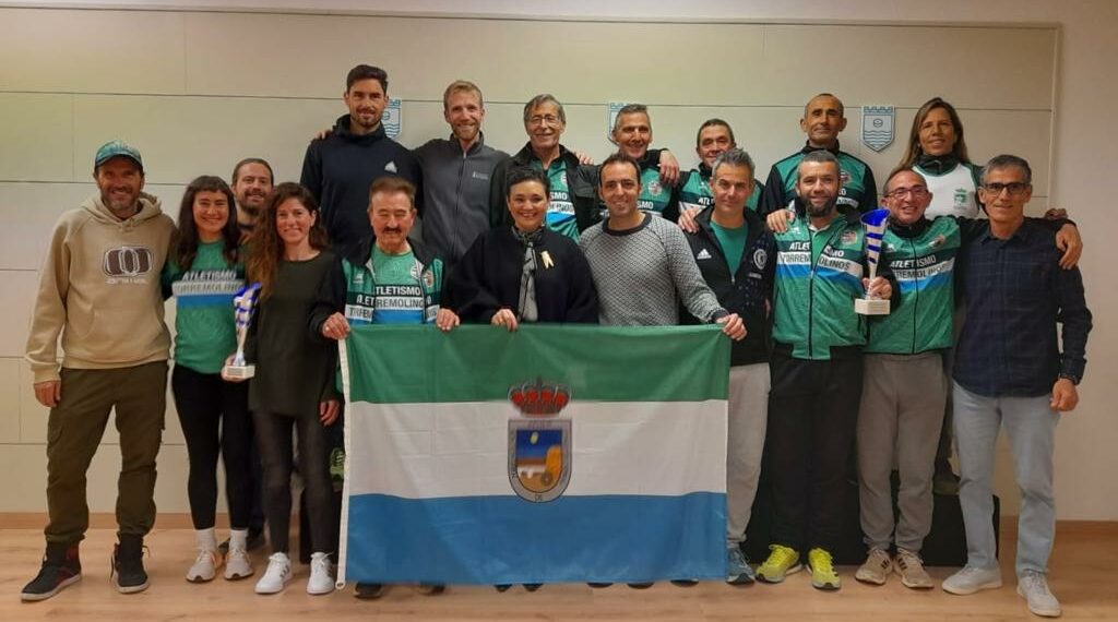 Margarita del Cid recibe al Club de Atletismo de Torremolinos tras proclamarse campeón de Málaga