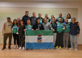 Margarita del Cid recibe al Club de Atletismo de Torremolinos tras proclamarse campeón de Málaga