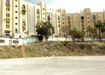 Hallan en plena calle en las Albarizas el cadáver de una persona sin hogar