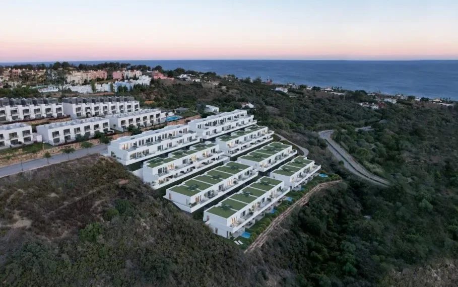 Manilva subasta por 3,5 millones de euros una nueva parcela residencial en Bahía de las Rocas