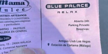 Un club de fútbol base obligado a retirar unas entradas con el patrocinio de un prostíbulo