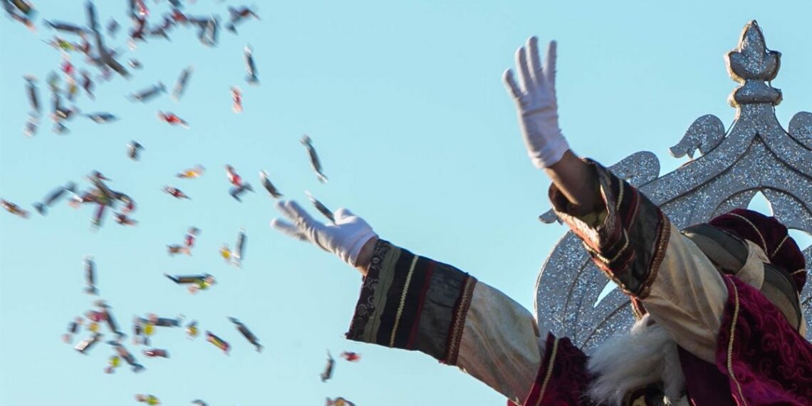 Los Reyes Magos llegarán al campo de fútbol municipal de Benahavís en helicóptero