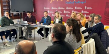 El alcalde de Benalmádena detalla las inversiones en centros educativos ante el Consejo Escolar