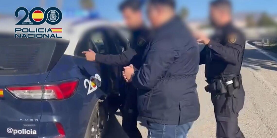 Dos detenidos en Estepona por robar relojes de lujo a turistas mediante la técnica del ‘hurto amoroso’