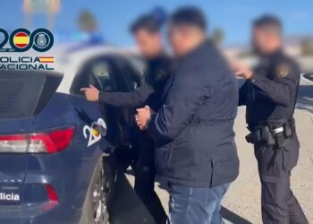 Dos detenidos en Estepona por robar relojes de lujo a turistas mediante la técnica del ‘hurto amoroso’