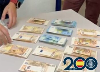 Una mujer recupera 13.325 euros que había perdido en un supermercado de Estepona
