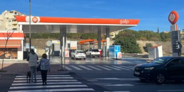 Policía Nacional busca a los autores de un atraco a mano armada en una gasolinera de Estepona