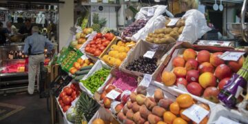 El IPC baja en Andalucía y los alimentos frenan su crecimiento al 7,2%