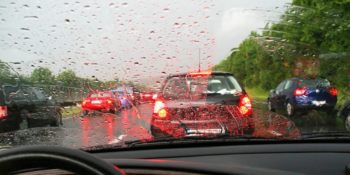 Emergencias 112 pide «extremar la precaución» ante las lluvias en las carreteras