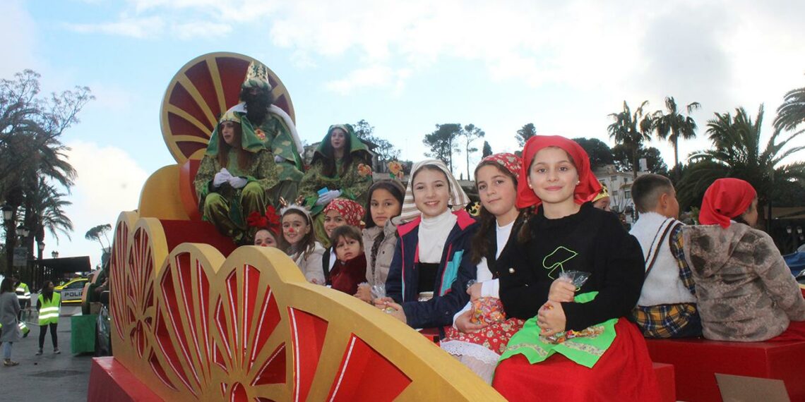 Los Reyes Magos repartirán en Mijas más de 8.000 kilos de caramelos sin gluten
