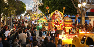 Los Reyes Magos de Oriente repartirán mañana más de 23.000 kilos de caramelos sin gluten en Marbella