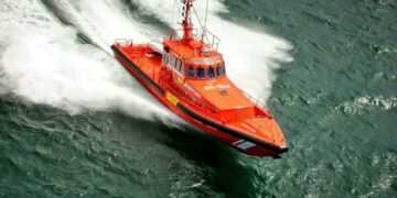 Cruz Roja y Frontex se suman a la búsqueda de los dos pescadores desaparecidos