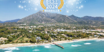 Muñoz destaca que la elección de Marbella como mejor destino europeo supone un “enorme impacto promocional”