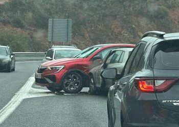 Un herido tras la colisión de dos vehículos en Mijas