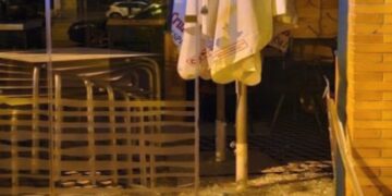 Cuatro detenidos tras robar en una marisquería a la que accedieron tras romper la cristalera de acceso