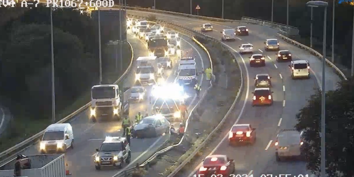 Al menos un herido en un accidente en la A-7 en la entrada de Estepona